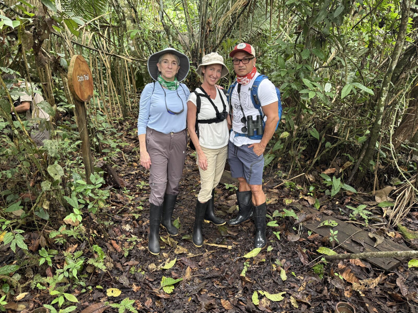 Welcome to the Jungle 3 people in the jungle