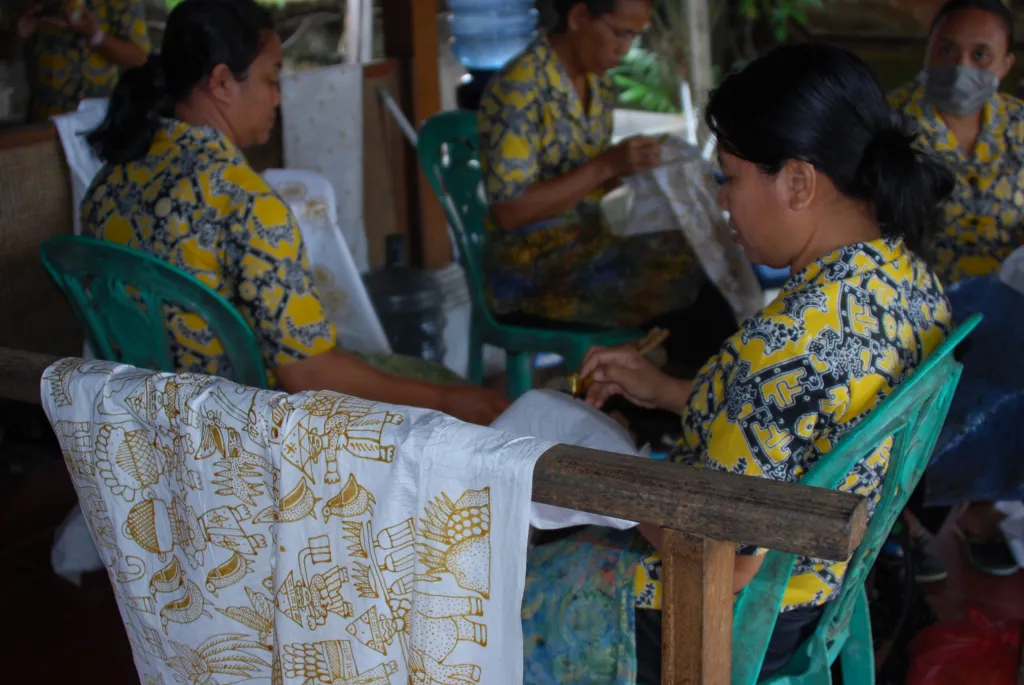 Photo of Hand printing Batik workers
