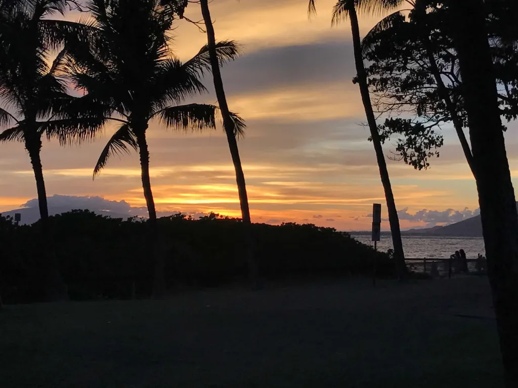 Photo of a sunset in hawaii at the beach