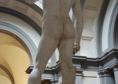 Sculpture of David from behind