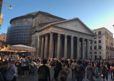 Crowd of tourists in front of Pantheon